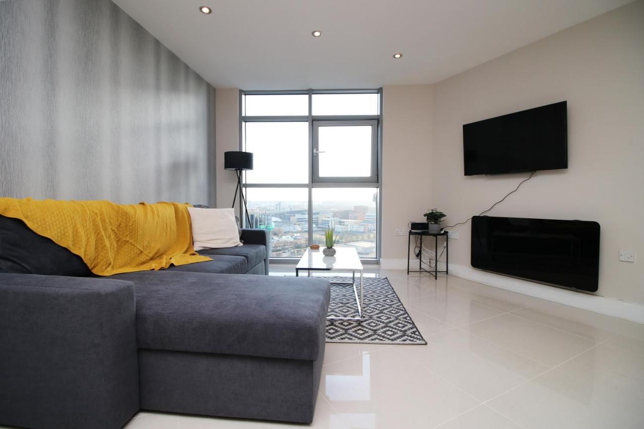 The Skyline - Luxury City Centre Flat With Designated Parking Cardiff Bagian luar foto