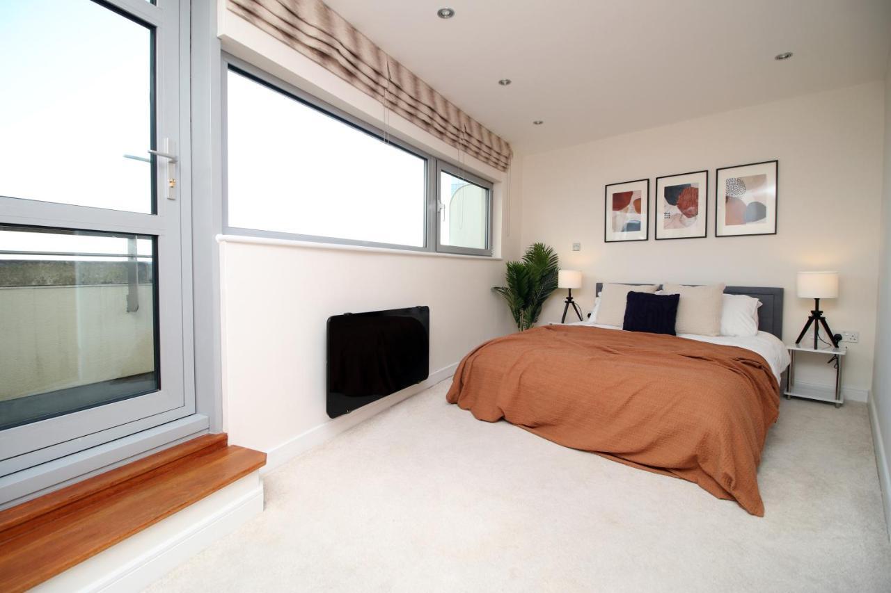 The Skyline - Luxury City Centre Flat With Designated Parking Cardiff Bagian luar foto