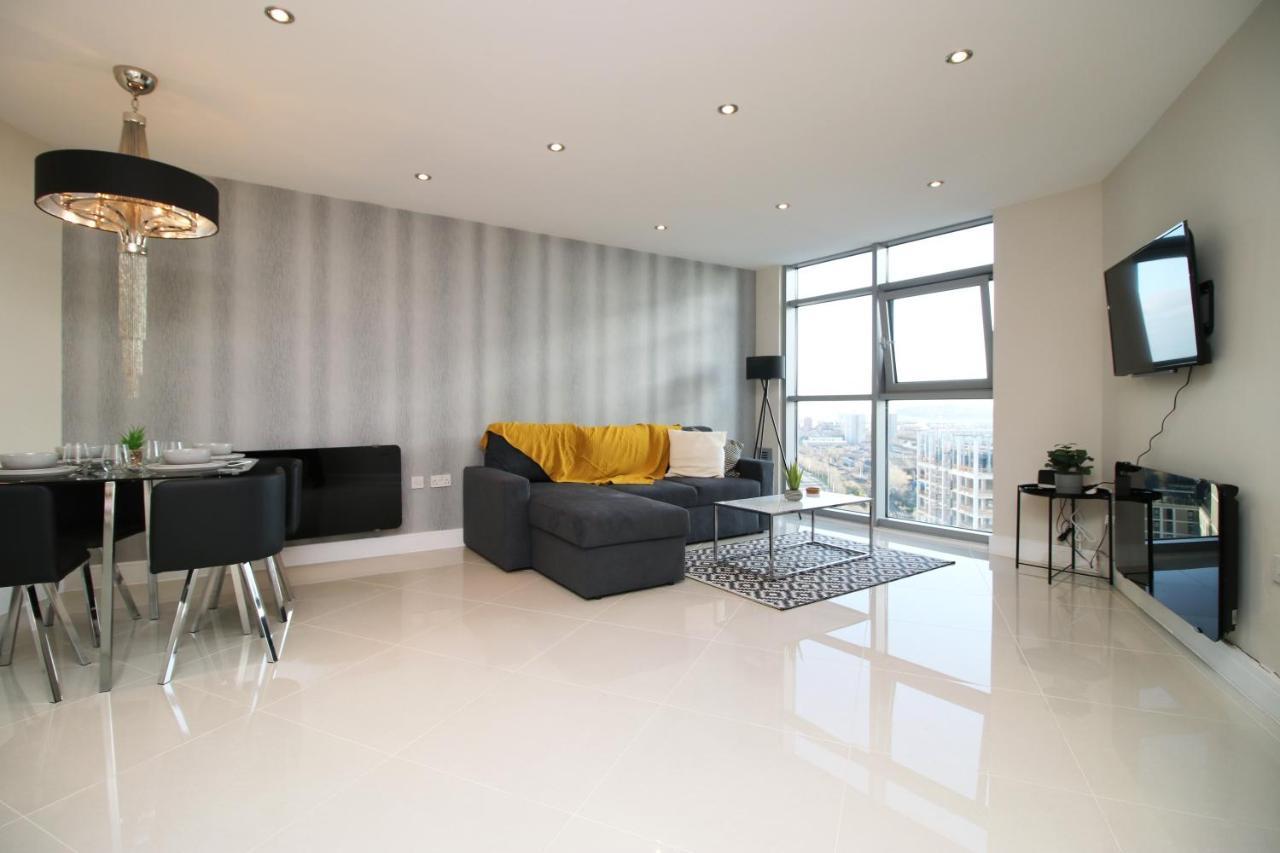 The Skyline - Luxury City Centre Flat With Designated Parking Cardiff Bagian luar foto