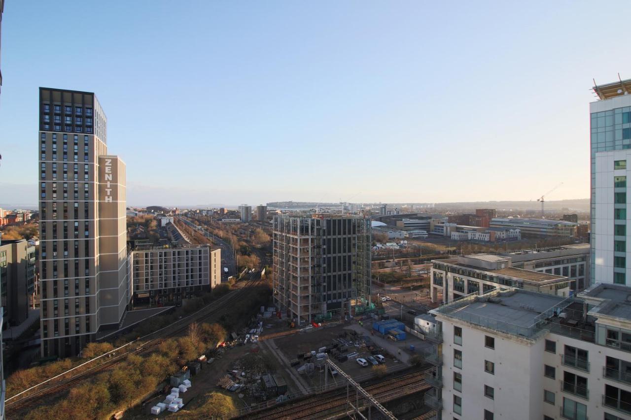 The Skyline - Luxury City Centre Flat With Designated Parking Cardiff Bagian luar foto
