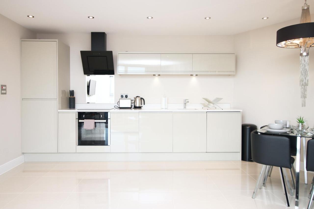 The Skyline - Luxury City Centre Flat With Designated Parking Cardiff Bagian luar foto