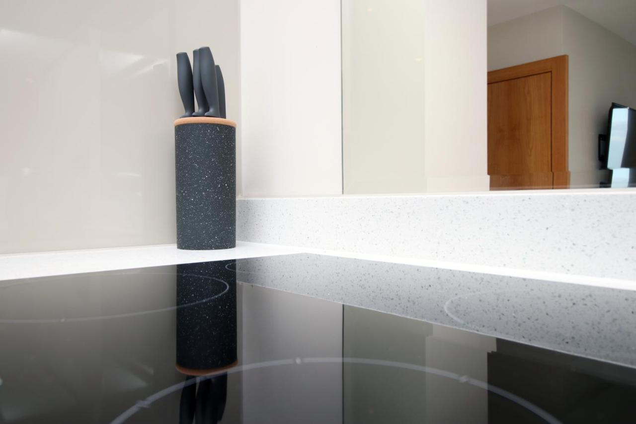 The Skyline - Luxury City Centre Flat With Designated Parking Cardiff Bagian luar foto