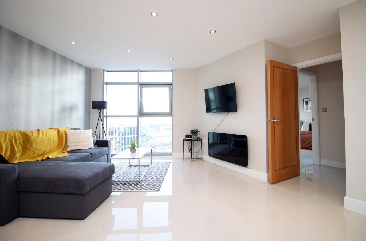 The Skyline - Luxury City Centre Flat With Designated Parking Cardiff Bagian luar foto