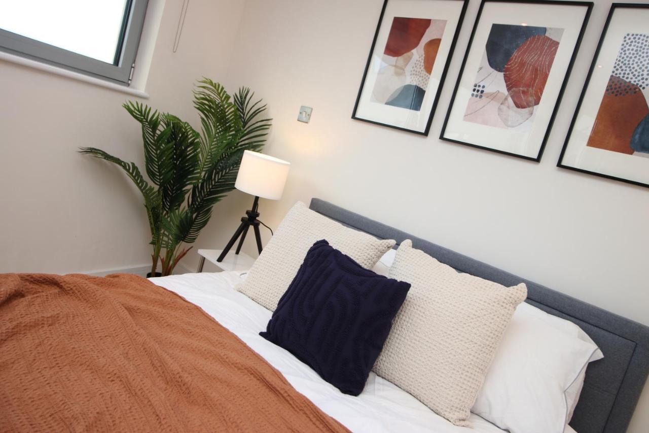 The Skyline - Luxury City Centre Flat With Designated Parking Cardiff Bagian luar foto