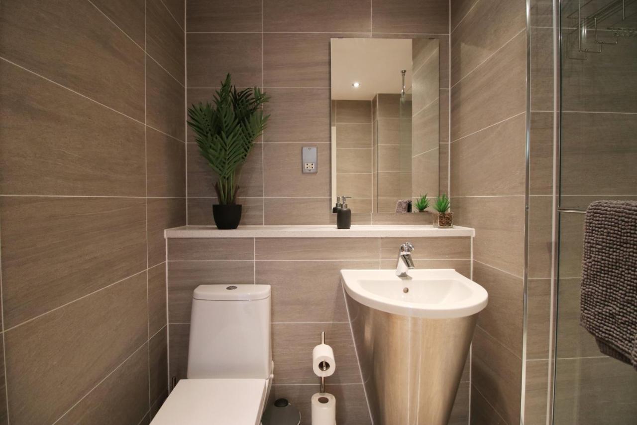The Skyline - Luxury City Centre Flat With Designated Parking Cardiff Bagian luar foto