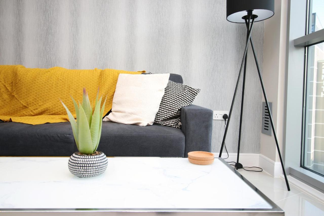 The Skyline - Luxury City Centre Flat With Designated Parking Cardiff Bagian luar foto