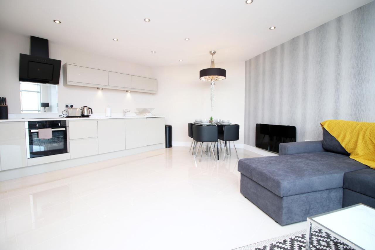 The Skyline - Luxury City Centre Flat With Designated Parking Cardiff Bagian luar foto