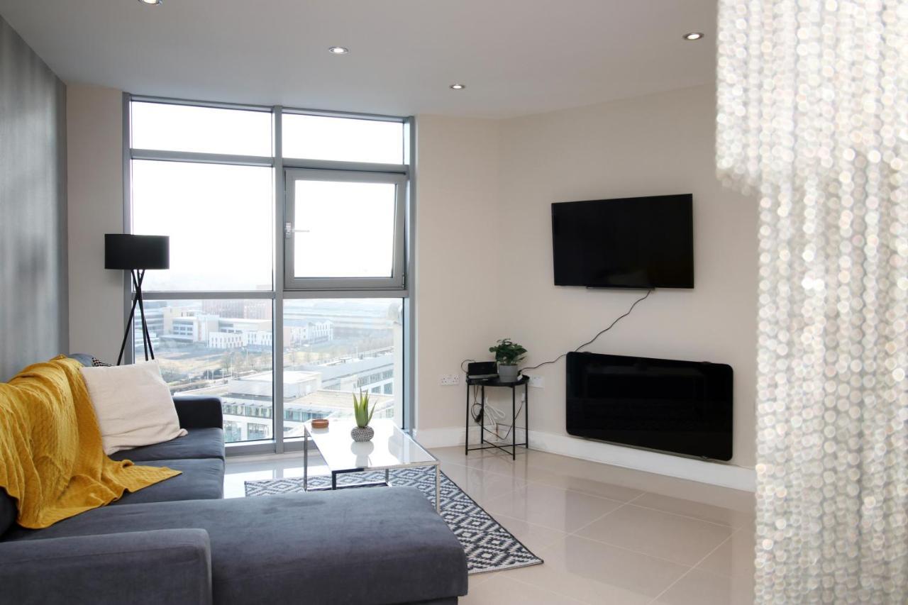 The Skyline - Luxury City Centre Flat With Designated Parking Cardiff Bagian luar foto