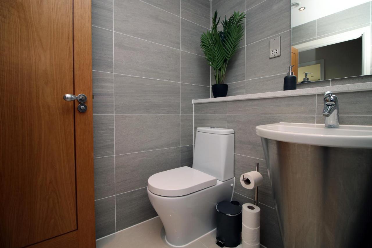 The Skyline - Luxury City Centre Flat With Designated Parking Cardiff Bagian luar foto