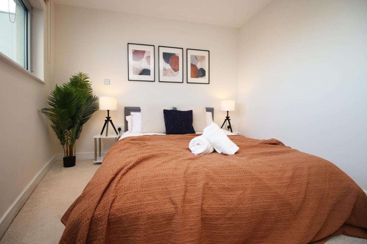 The Skyline - Luxury City Centre Flat With Designated Parking Cardiff Bagian luar foto