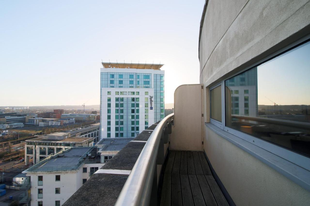The Skyline - Luxury City Centre Flat With Designated Parking Cardiff Bagian luar foto
