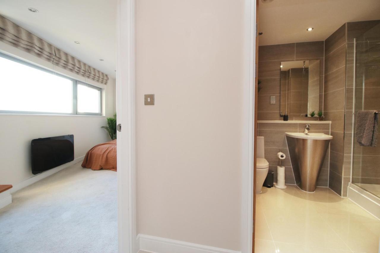 The Skyline - Luxury City Centre Flat With Designated Parking Cardiff Bagian luar foto
