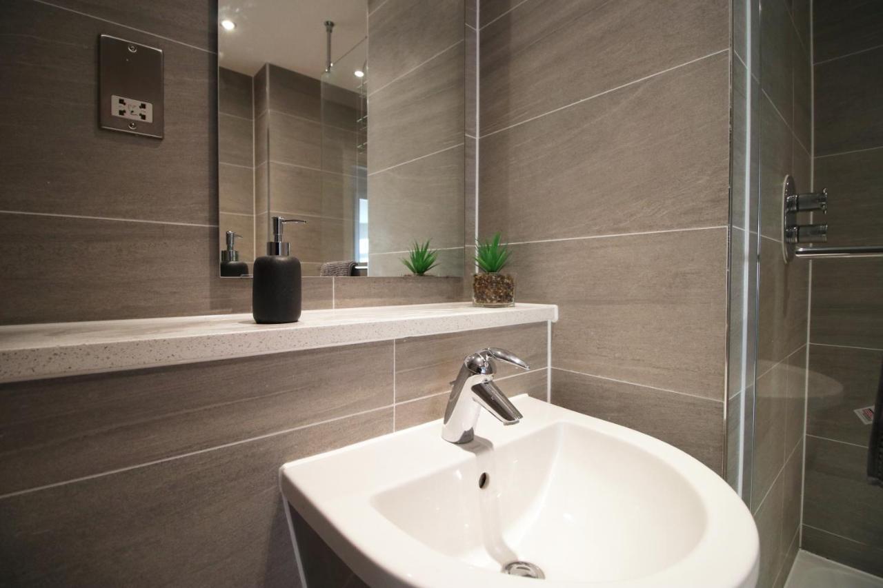 The Skyline - Luxury City Centre Flat With Designated Parking Cardiff Bagian luar foto