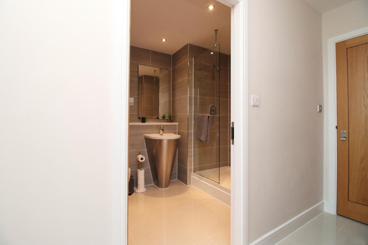 The Skyline - Luxury City Centre Flat With Designated Parking Cardiff Bagian luar foto
