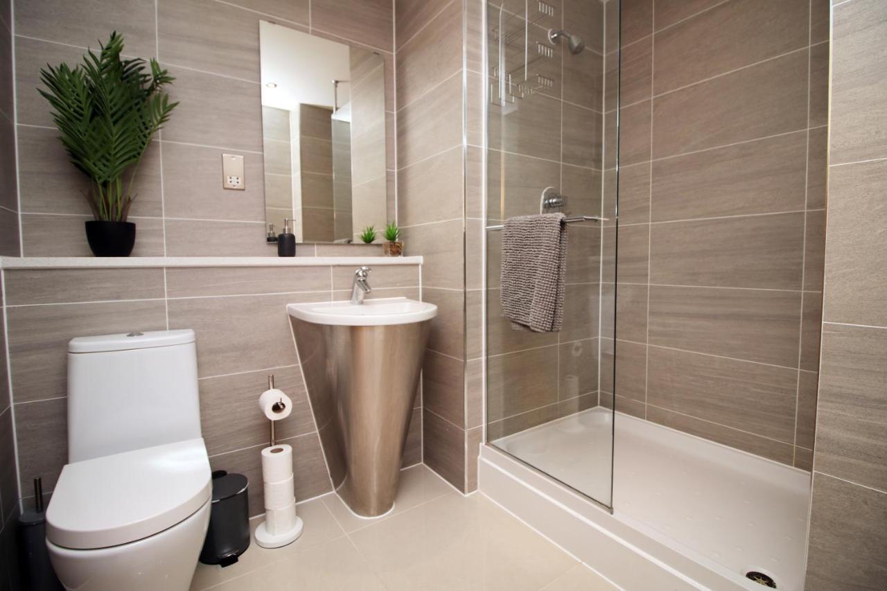 The Skyline - Luxury City Centre Flat With Designated Parking Cardiff Bagian luar foto
