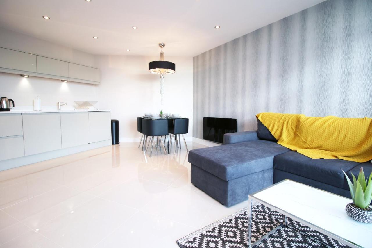 The Skyline - Luxury City Centre Flat With Designated Parking Cardiff Bagian luar foto