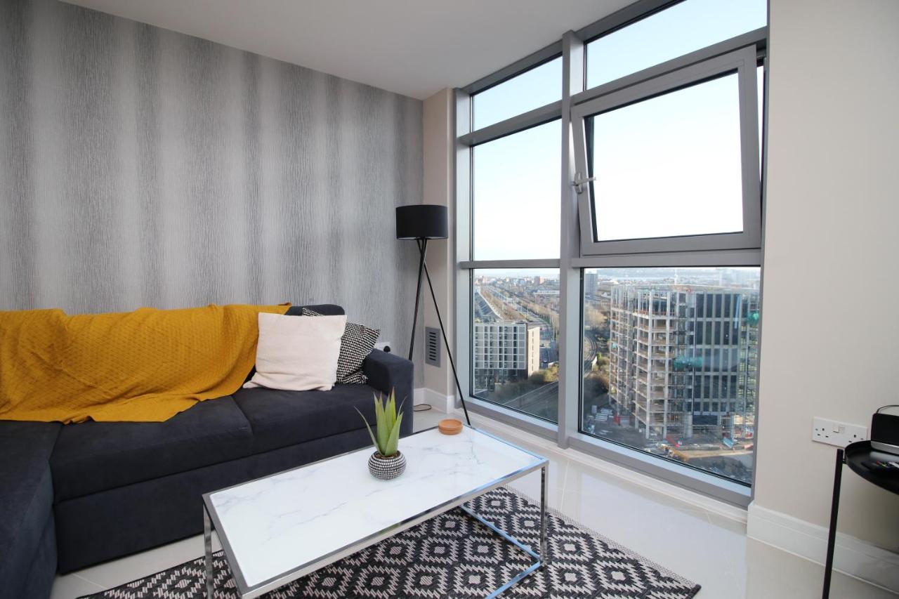 The Skyline - Luxury City Centre Flat With Designated Parking Cardiff Bagian luar foto